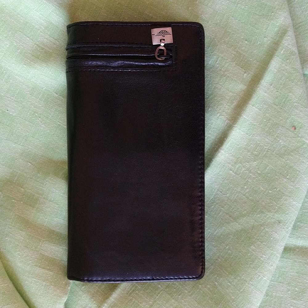 NWT women's Dockers black leather wallet